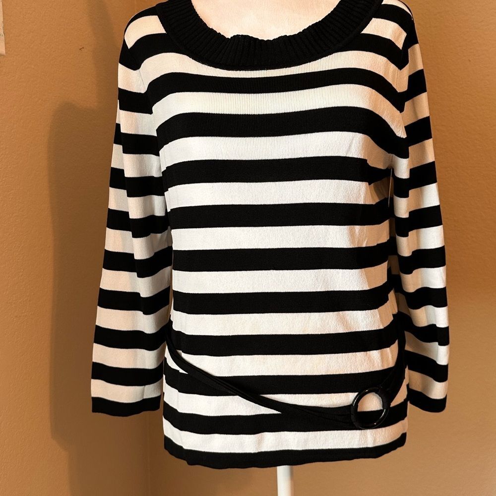 Dressbarn Black and White Knit Top